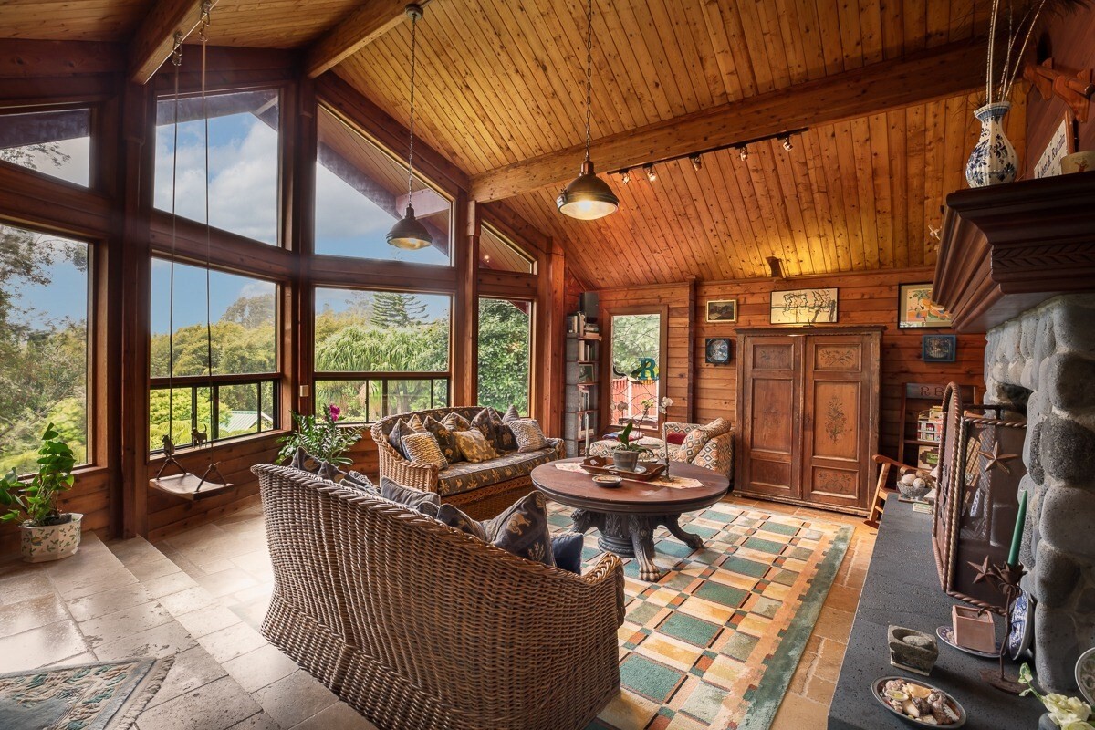 64-5097 White Road. MLS #670378. Listing courtesy of Deep Blue HI.