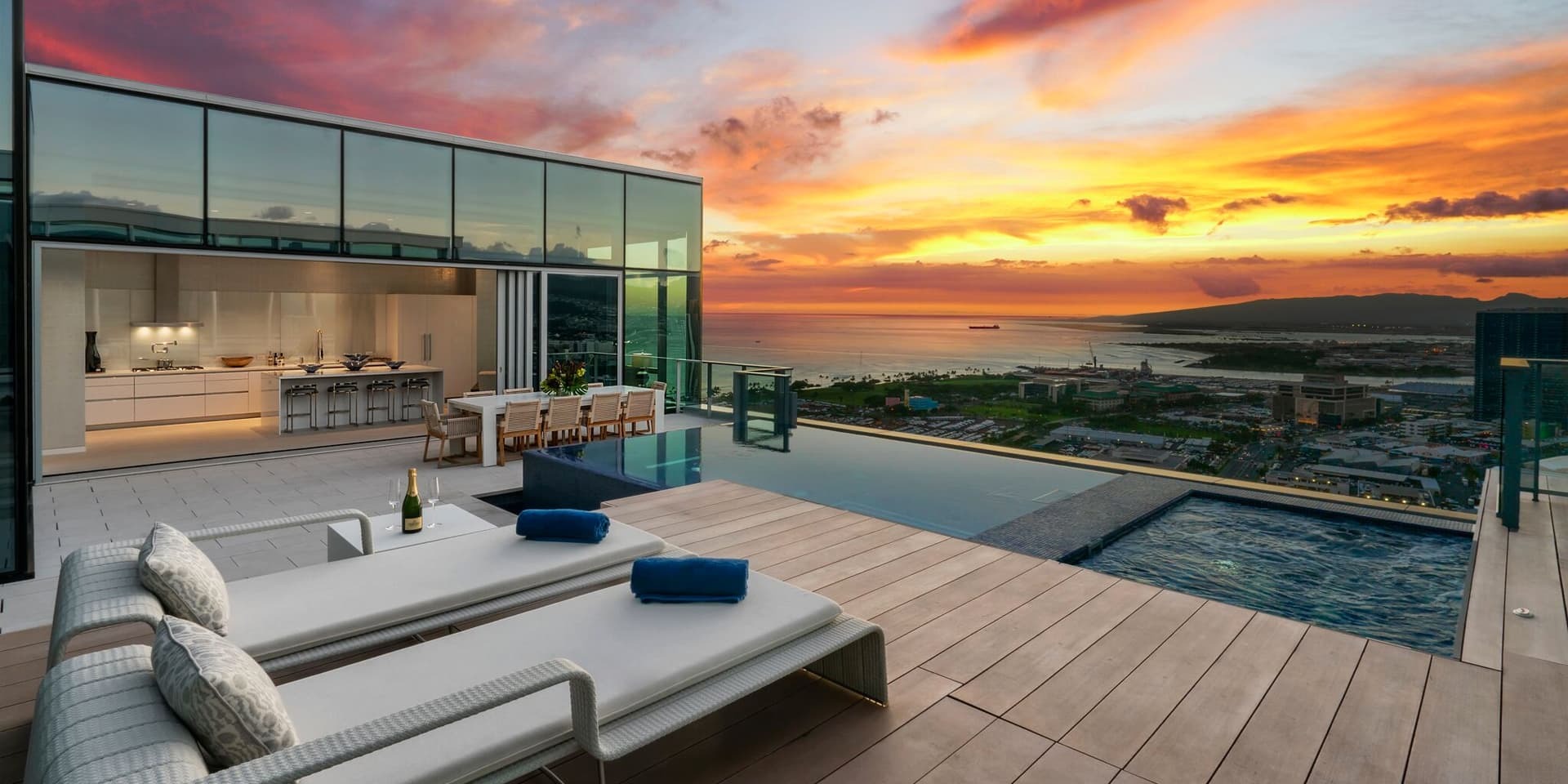 Waiea Grand Penthouse on the 36th floor